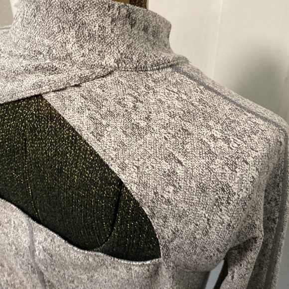 GYMSHARK WORKOUT TOP MEDIUM - Picture 13 of 16